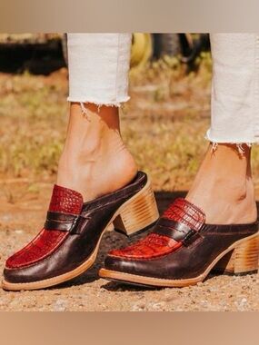 Freebird Collins size 9 Wine Multi